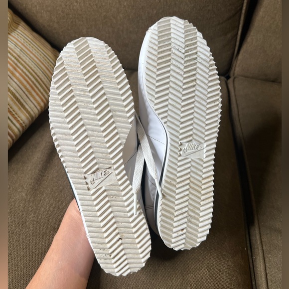 Nike Cortez Leather Women Shoes White Black Basic Classic Athletic Sneakers - Picture 8 of 12